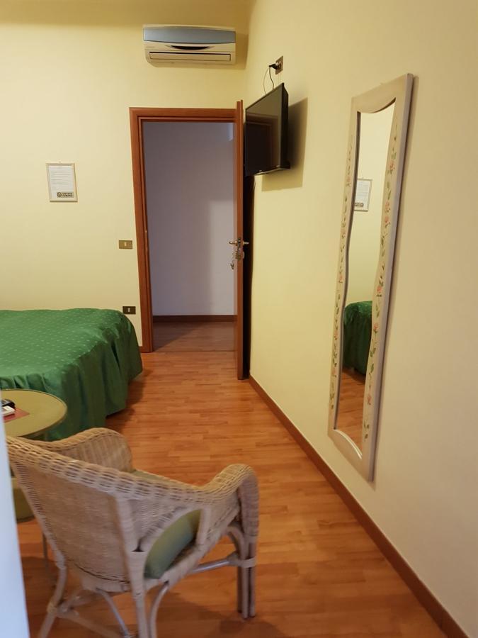 B&B La Piazzetta Paola Extérieur photo